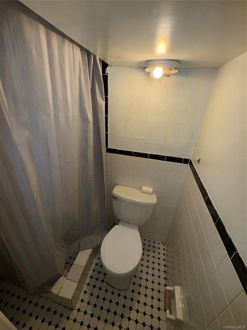 793 N Oak Drive, Bronx, NY 10467