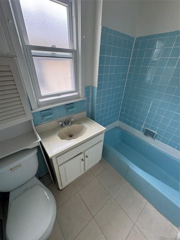 793 N Oak Drive, Bronx, NY 10467
