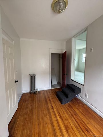 793 N Oak Drive, Bronx, NY 10467