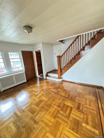 793 N Oak Drive, Bronx, NY 10467