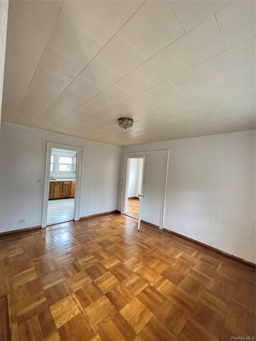 793 N Oak Drive, Bronx, NY 10467