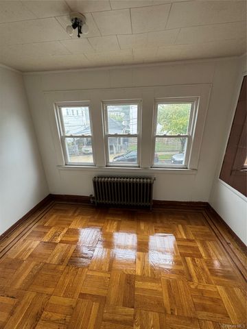 793 N Oak Drive, Bronx, NY 10467