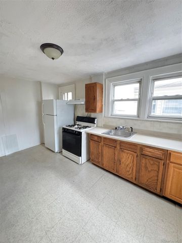 793 N Oak Drive, Bronx, NY 10467