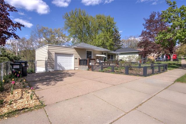 1304 Fairway Street, Eau Claire, WI 54701