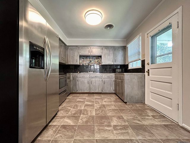 4411 Poplar St, Baton Rouge, LA 70808