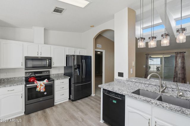 3301 S GOLDFIELD Road 1015, Apache Junction, AZ 85119