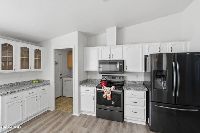 3301 S GOLDFIELD Road 1015, Apache Junction, AZ 85119