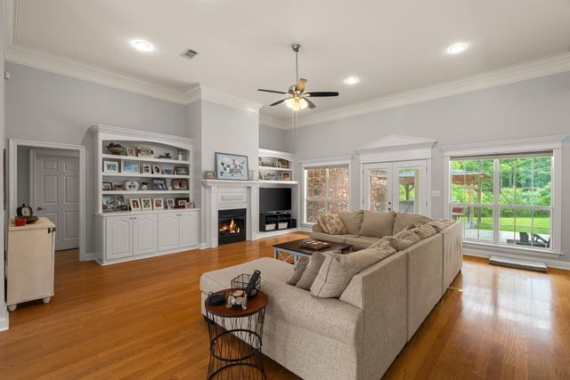 272 Morrell Cir., Hattiesburg, MS 39402