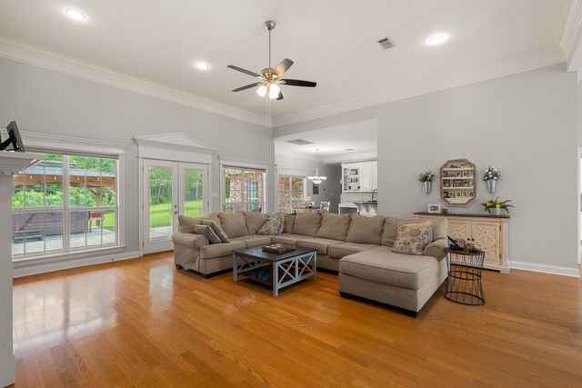 272 Morrell Cir., Hattiesburg, MS 39402