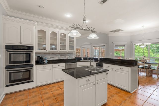 272 Morrell Cir., Hattiesburg, MS 39402