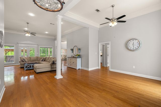 272 Morrell Cir., Hattiesburg, MS 39402