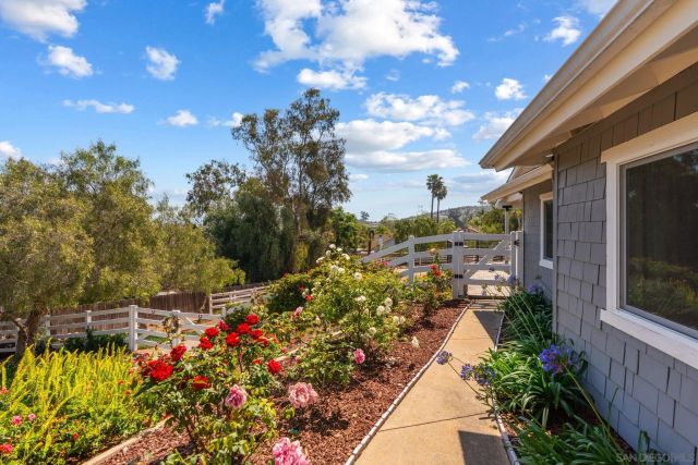 235 Walnut Hills Dr, San Marcos, CA 92078