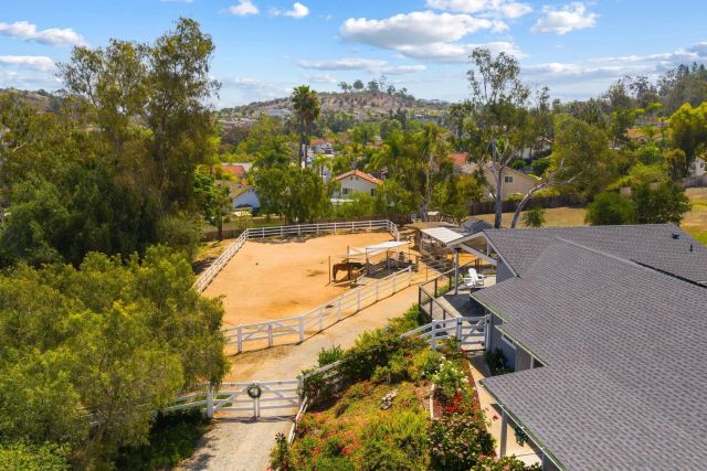 235 Walnut Hills Dr, San Marcos, CA 92078