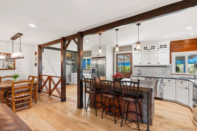 235 Walnut Hills Dr, San Marcos, CA 92078
