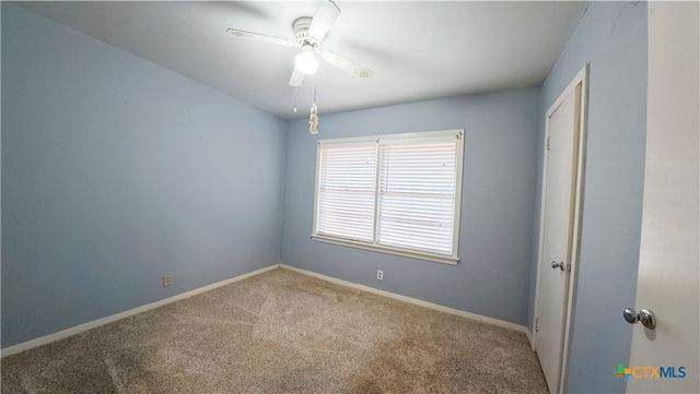 907 Peach Street, El Campo, TX 77437