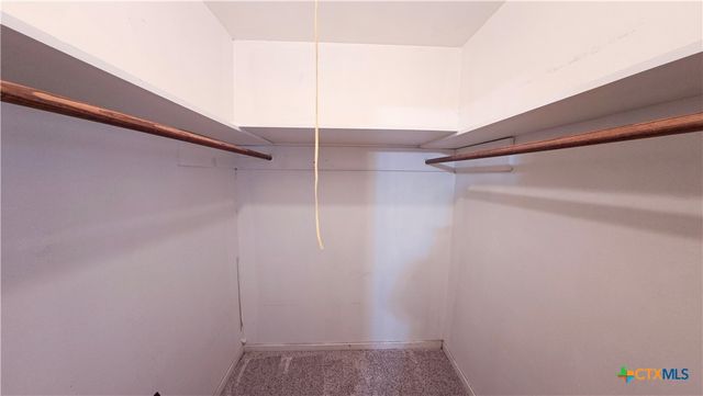 907 Peach Street, El Campo, TX 77437