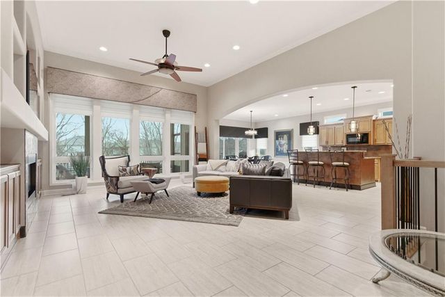 1808 NE Parks Summit Boulevard, Lee's Summit, MO 64064