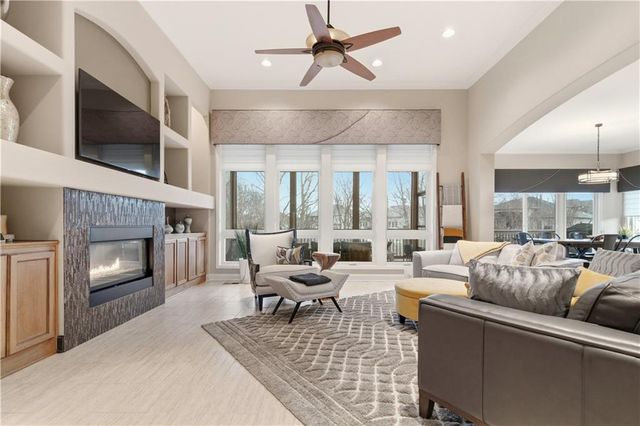 1808 NE Parks Summit Boulevard, Lee's Summit, MO 64064