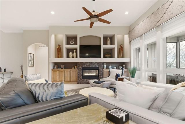 1808 NE Parks Summit Boulevard, Lee's Summit, MO 64064