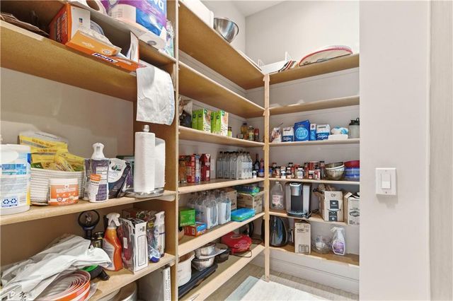 1808 NE Parks Summit Boulevard, Lee's Summit, MO 64064