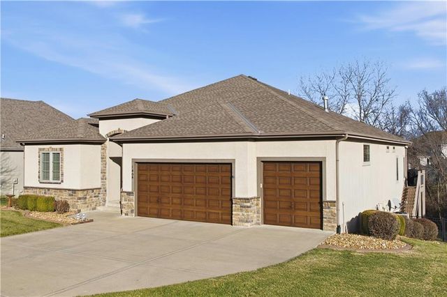 1808 NE Parks Summit Boulevard, Lee's Summit, MO 64064