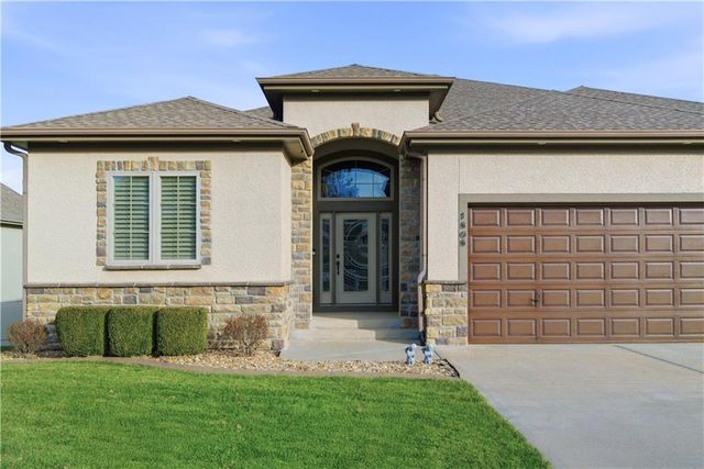 1808 NE Parks Summit Boulevard, Lee's Summit, MO 64064