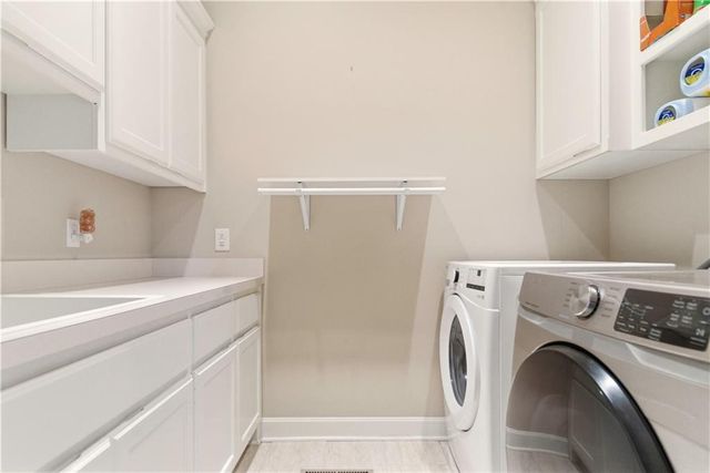 1808 NE Parks Summit Boulevard, Lee's Summit, MO 64064