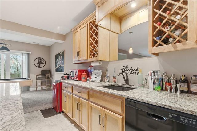 1808 NE Parks Summit Boulevard, Lee's Summit, MO 64064