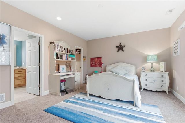 1808 NE Parks Summit Boulevard, Lee's Summit, MO 64064