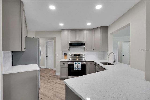 106 VAN DYCK DRIVE, Nokomis, FL 34275