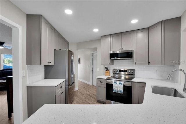 106 VAN DYCK DRIVE, Nokomis, FL 34275