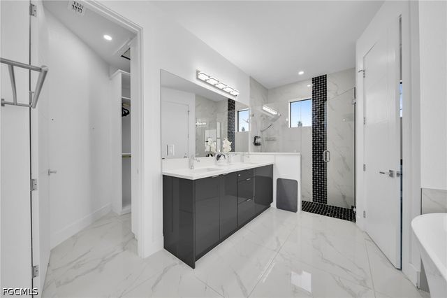 523 NW 16TH PL, Cape Coral, FL 33993