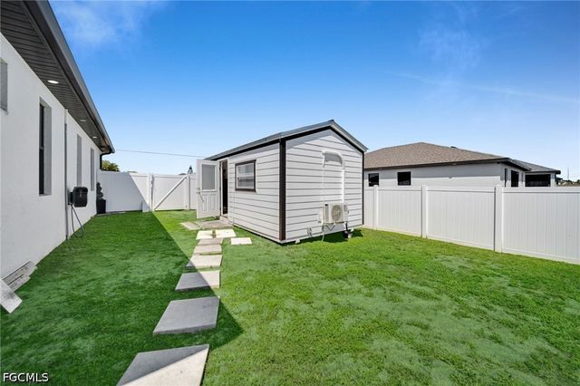 523 NW 16TH PL, Cape Coral, FL 33993