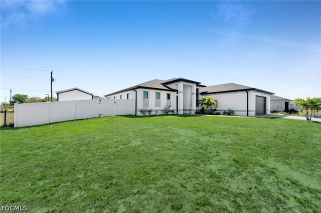 523 NW 16TH PL, Cape Coral, FL 33993