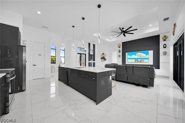 523 NW 16TH PL, Cape Coral, FL 33993