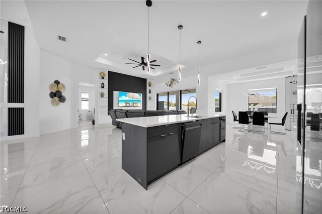 523 NW 16TH PL, Cape Coral, FL 33993