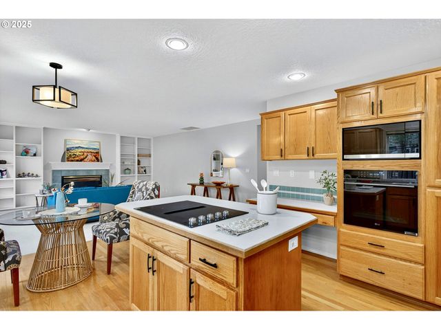 6889 Sw HOLLYBROOK Ct, Wilsonville, OR 97070