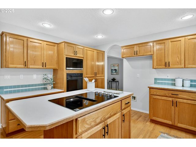 6889 Sw HOLLYBROOK Ct, Wilsonville, OR 97070