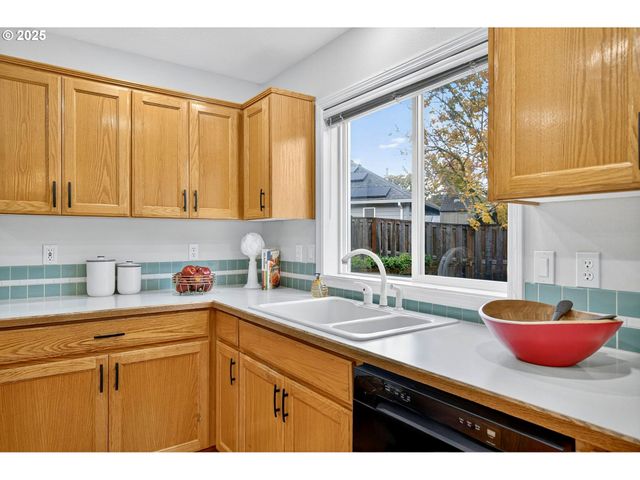 6889 Sw HOLLYBROOK Ct, Wilsonville, OR 97070