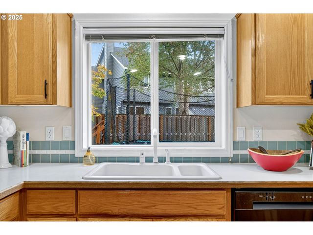 6889 Sw HOLLYBROOK Ct, Wilsonville, OR 97070