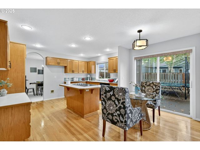 6889 Sw HOLLYBROOK Ct, Wilsonville, OR 97070