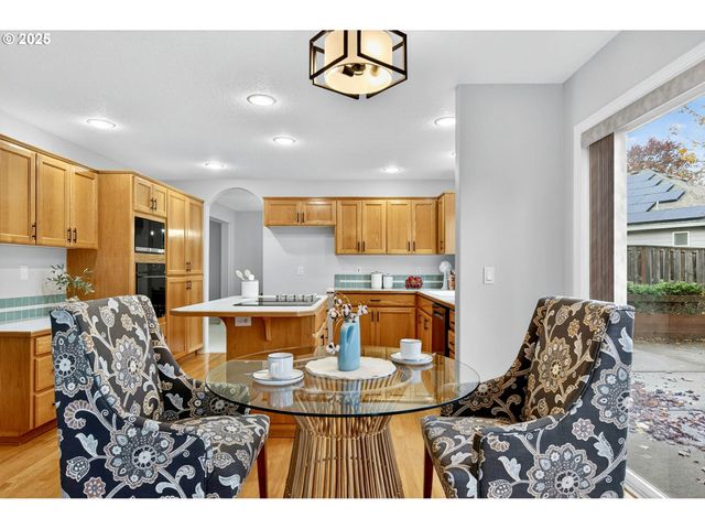 6889 Sw HOLLYBROOK Ct, Wilsonville, OR 97070