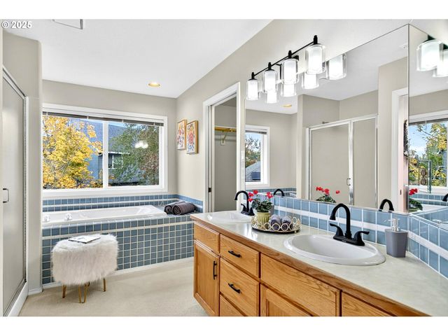 6889 Sw HOLLYBROOK Ct, Wilsonville, OR 97070