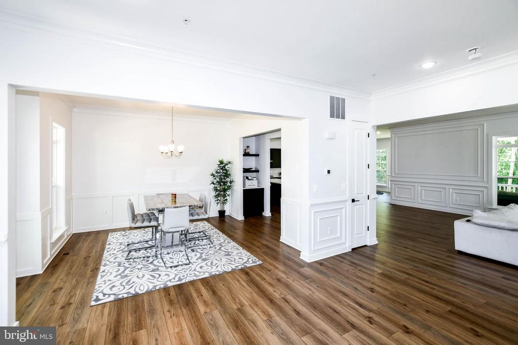 Image 12 of property listing at 15921 HYDE PARK PL, Bowie, MD 20716