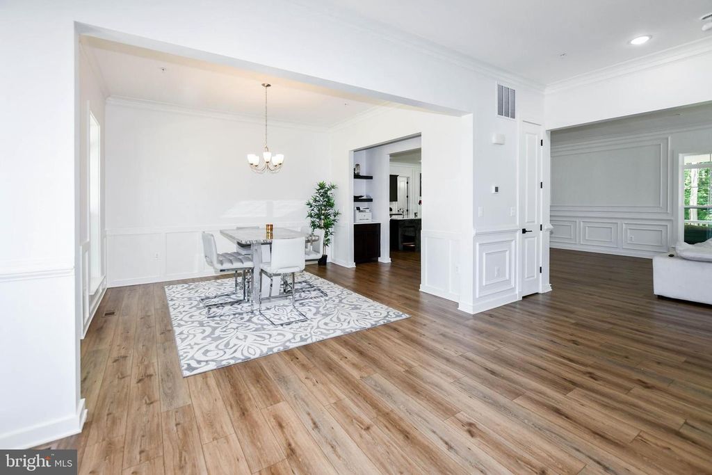 Image 13 of property listing at 15921 HYDE PARK PL, Bowie, MD 20716