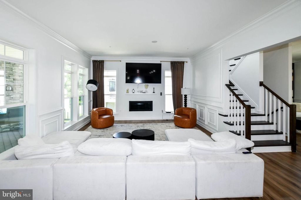 Image 19 of property listing at 15921 HYDE PARK PL, Bowie, MD 20716