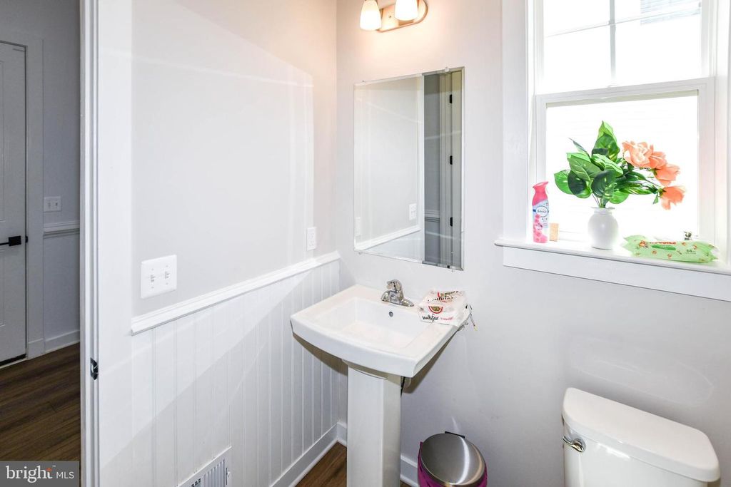 Image 35 of property listing at 15921 HYDE PARK PL, Bowie, MD 20716