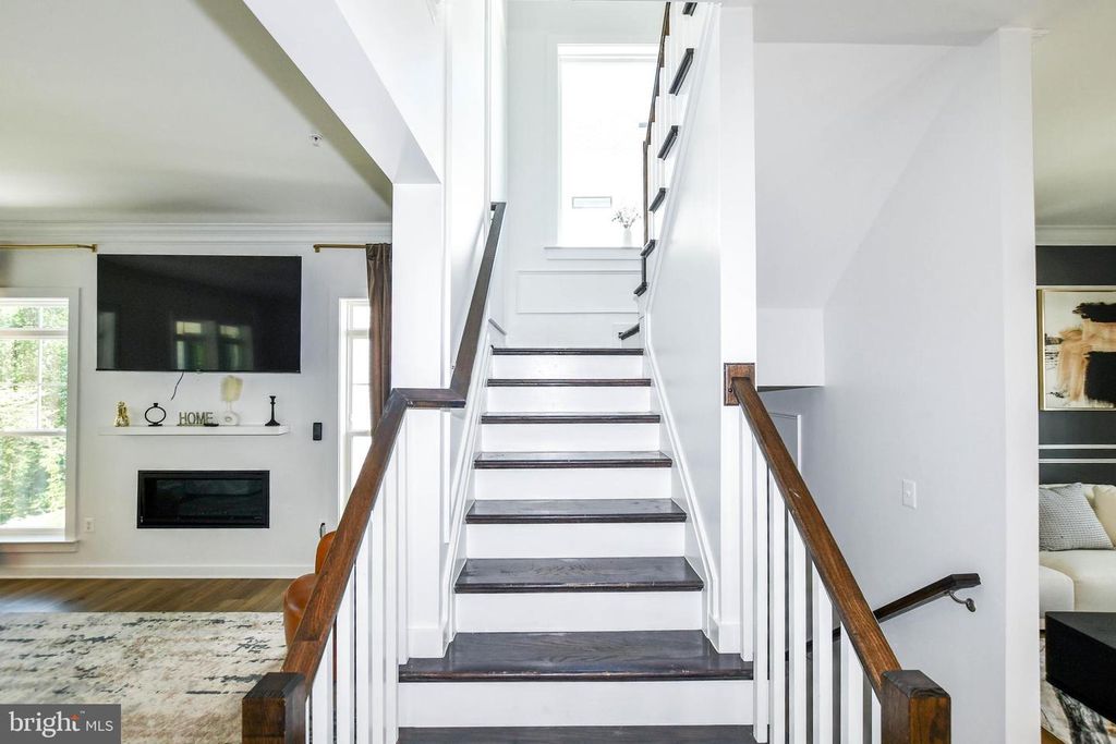Image 40 of property listing at 15921 HYDE PARK PL, Bowie, MD 20716