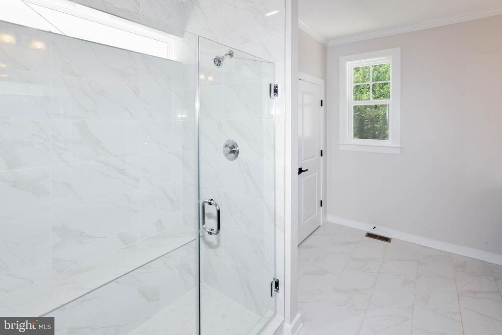 Image 63 of property listing at 15921 HYDE PARK PL, Bowie, MD 20716