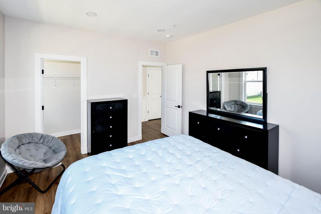 Image 71 of property listing at 15921 HYDE PARK PL, Bowie, MD 20716